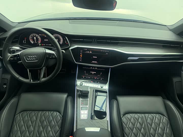 Фото 8 - Audi A6L