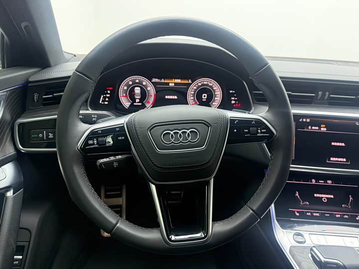 Фото 9 - Audi A6L