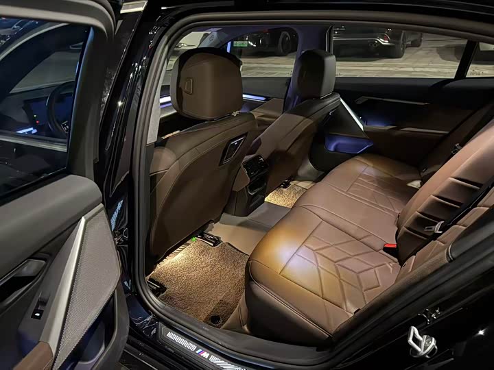 Фото 2 - BMW 5 Series