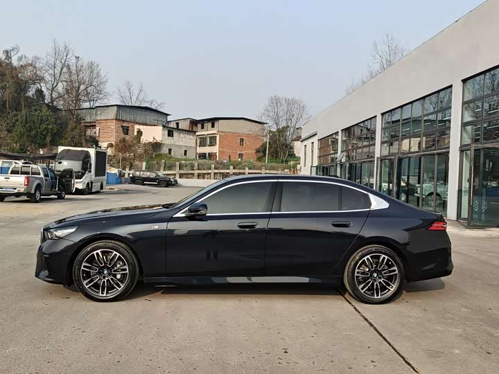 Фото 4 - BMW 5 Series