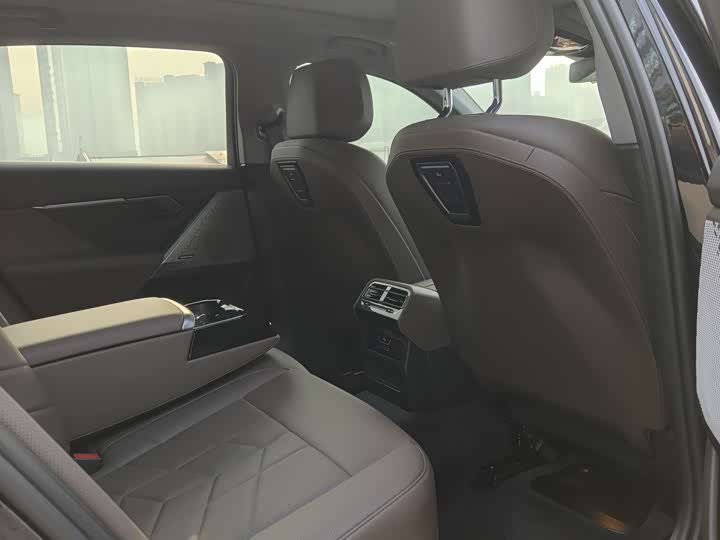 Фото 6 - BMW 5 Series