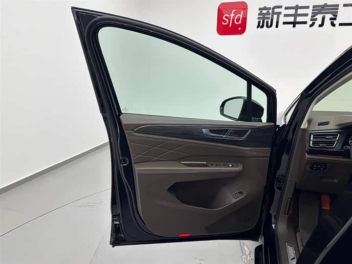 Фото 8 - Volkswagen Viloran