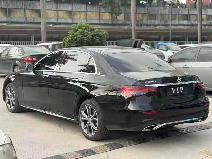 Photo 2 - Mercedes-Benz E-Class