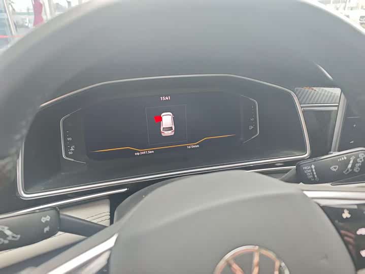 Фото 2 - Volkswagen Tiguan L Pro