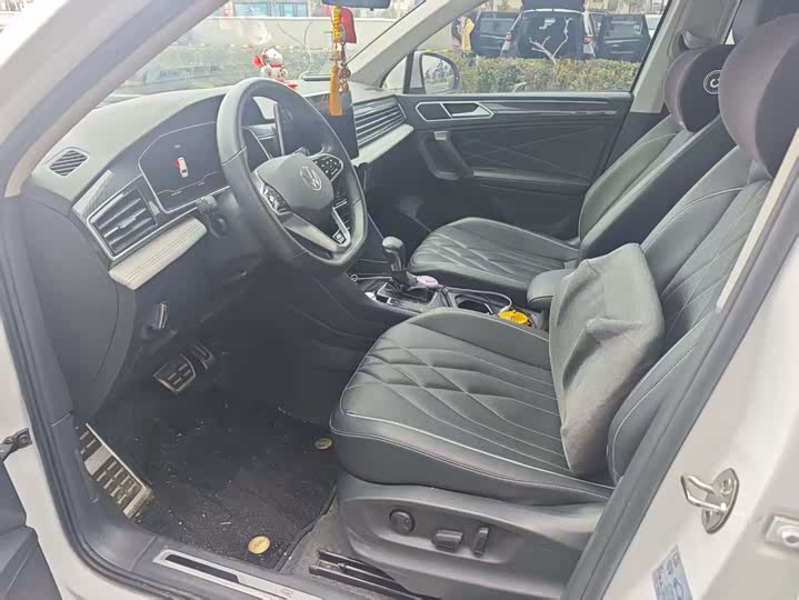 Фото 3 - Volkswagen Tiguan L Pro