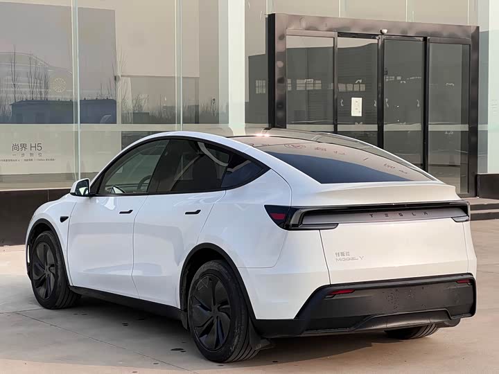 Фото 7 - Tesla Model Y