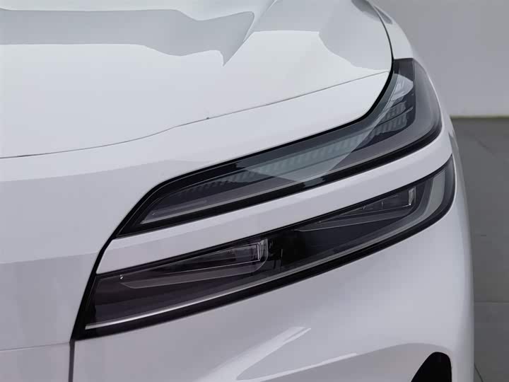 Фото 7 - Nio Onvo L90