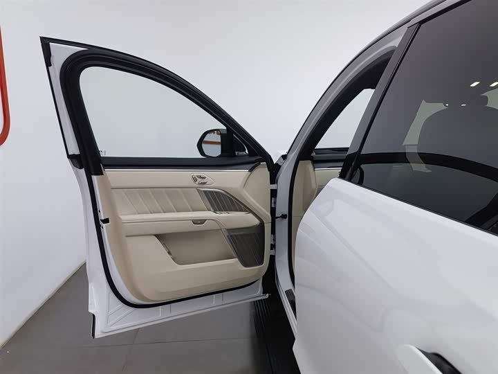 Фото 8 - Nio Onvo L90