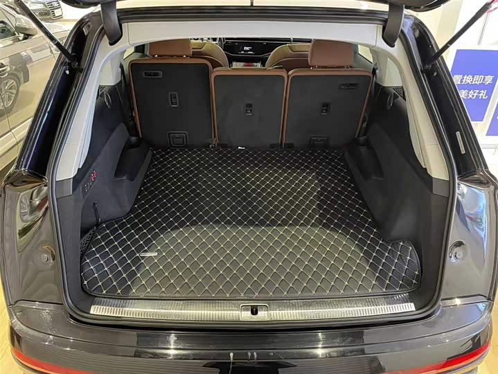 Фото 6 - Audi Q7