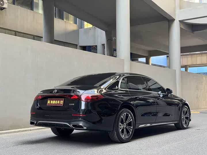 Photo 7 - Mercedes-Benz E-Class