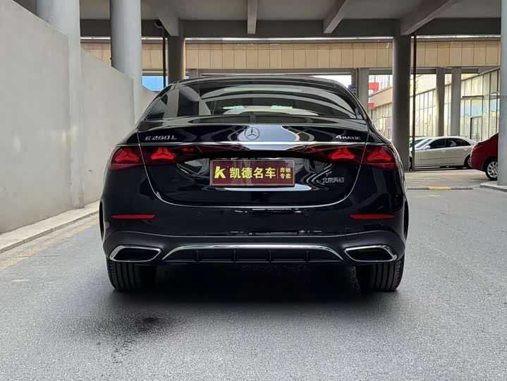 Photo 8 - Mercedes-Benz E-Class