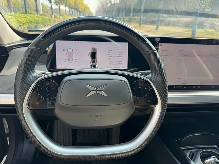 Фото 8 - XPeng P7