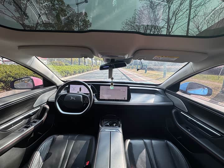 Фото 9 - XPeng P7