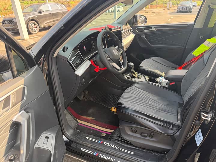 Фото 4 - Volkswagen Tiguan L Pro