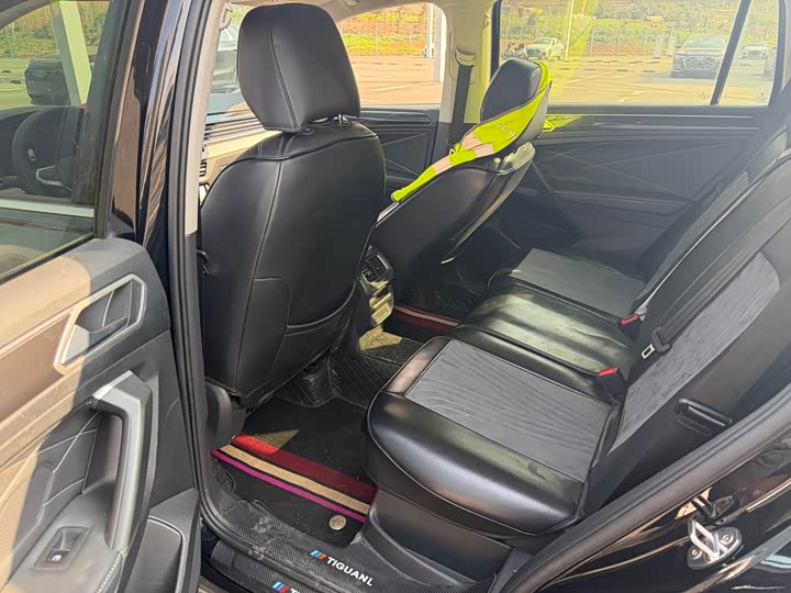 Фото 5 - Volkswagen Tiguan L Pro