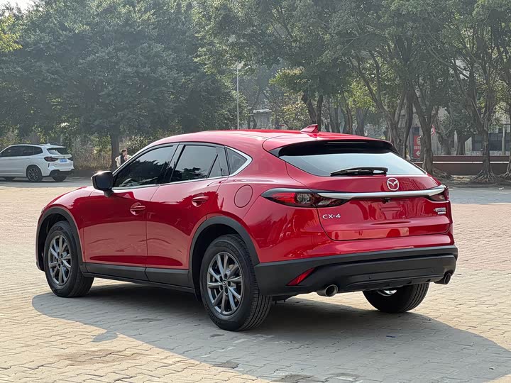 Фото 4 - Mazda CX-4
