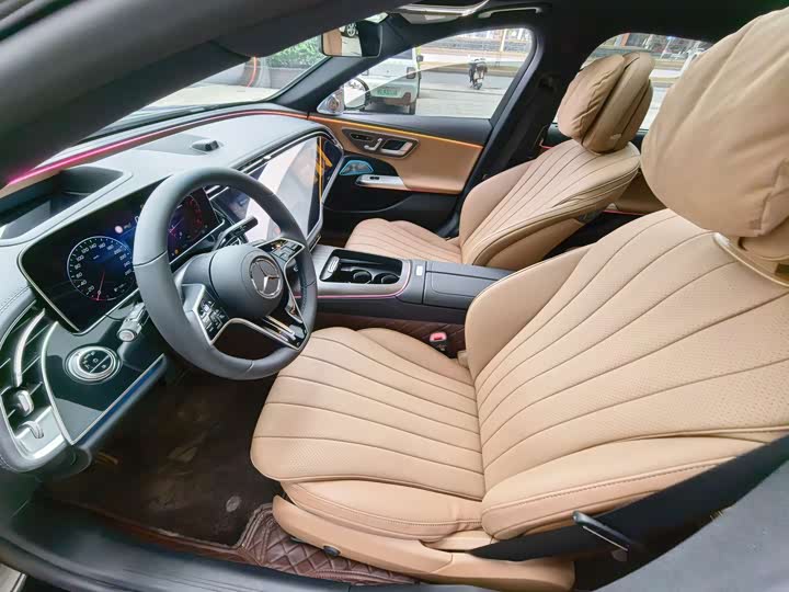 Фото 7 - Mercedes-Benz E-Class