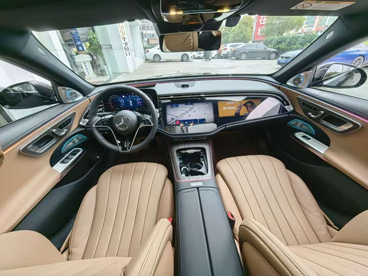 Фото 8 - Mercedes-Benz E-Class