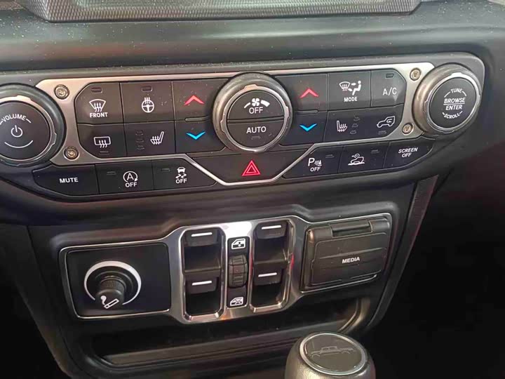 Фото 3 - Jeep Gladiator