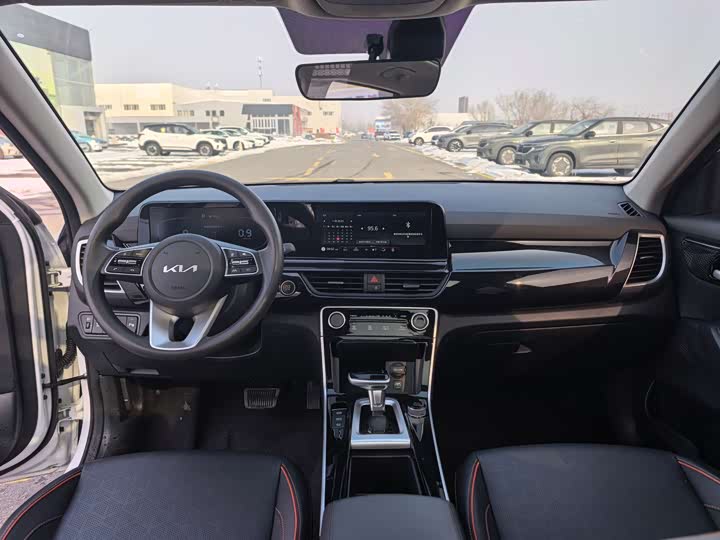 Фото 7 - Kia Seltos