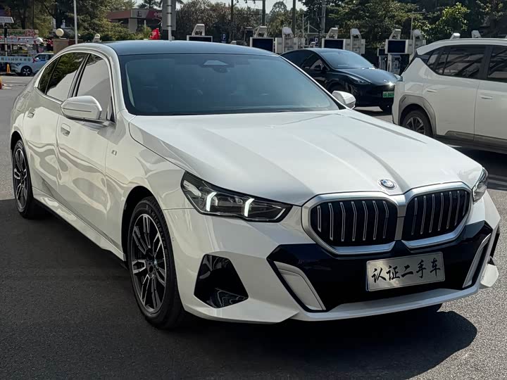 Фото 3 - BMW 5 Series