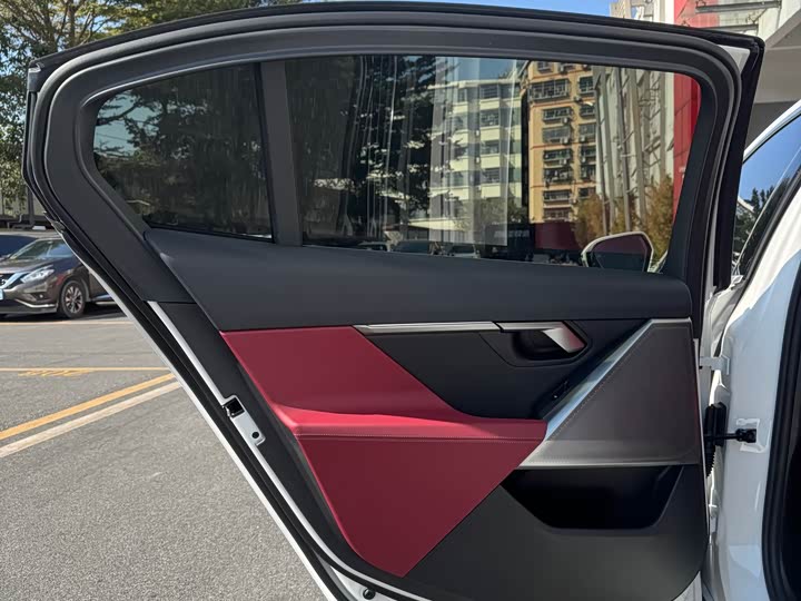 Фото 9 - BMW 5 Series