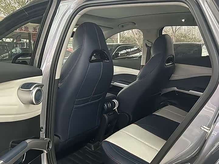 Фото 6 - BYD Yuan Plus