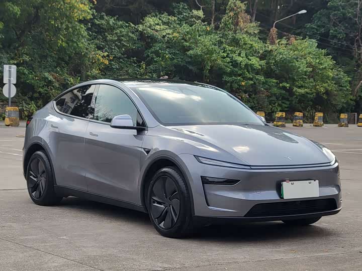 Photo 3 - Tesla Model Y