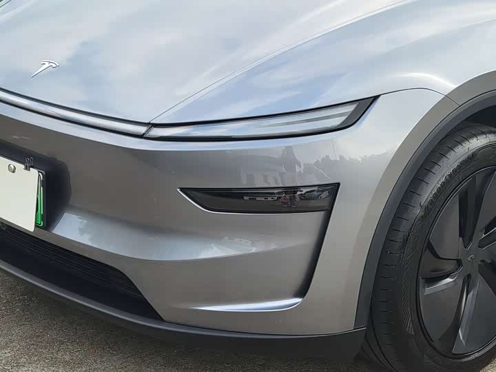 Photo 4 - Tesla Model Y