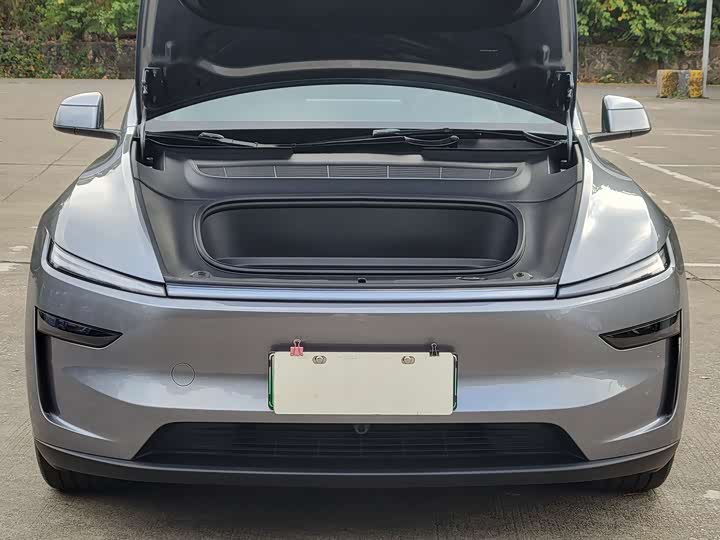 Photo 5 - Tesla Model Y