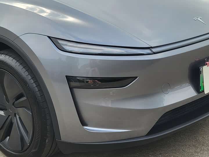 Photo 6 - Tesla Model Y