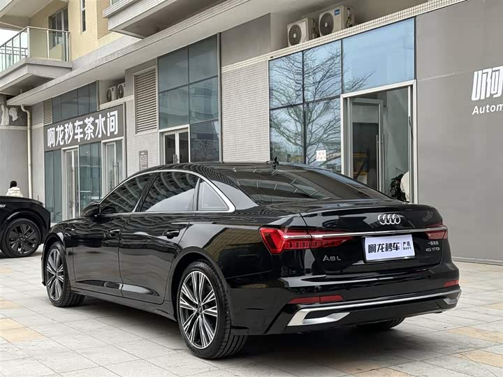 Фото 2 - Audi A6L