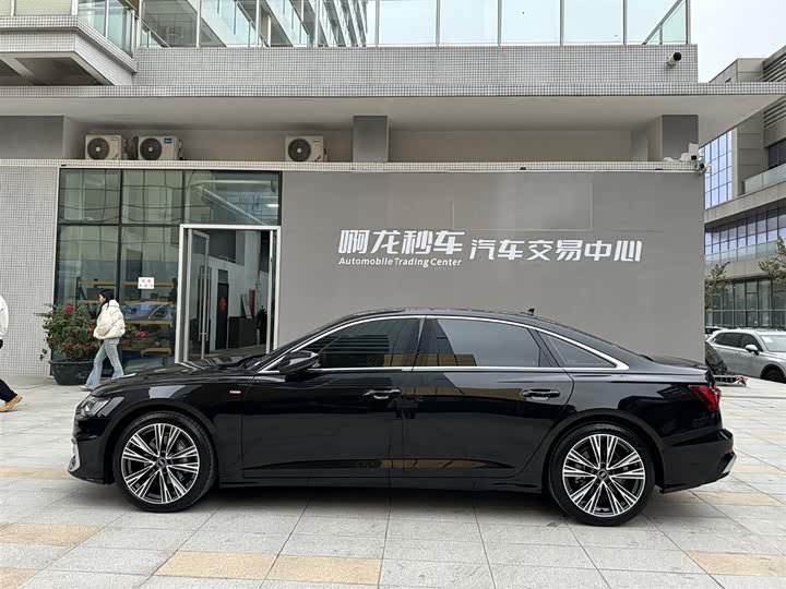 Фото 3 - Audi A6L