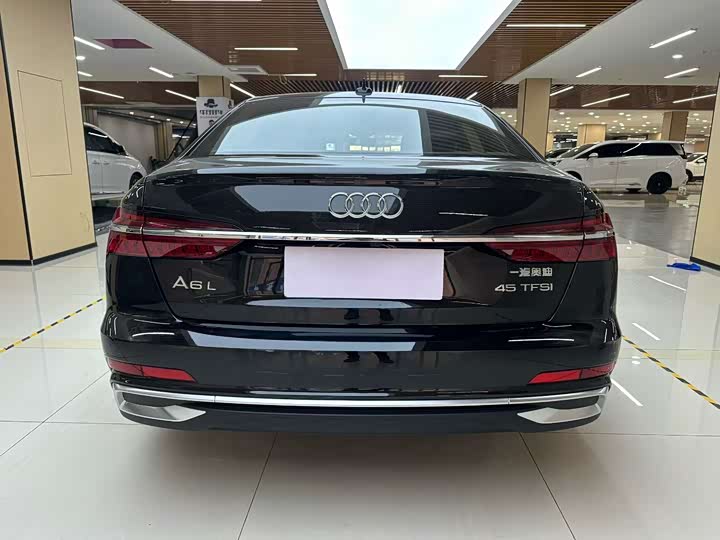 Фото 8 - Audi A6L