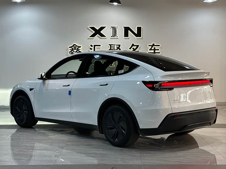 Фото 4 - Tesla Model Y