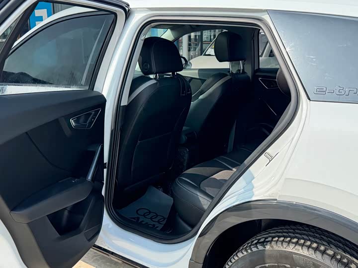 Фото 9 - Audi Q2L e-tron