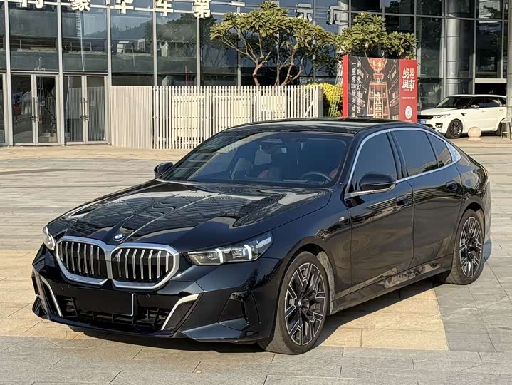 Фото 1 - BMW 5 Series