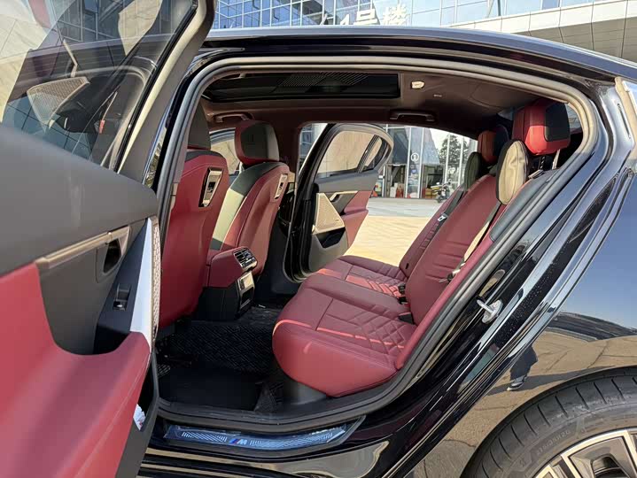 Фото 5 - BMW 5 Series