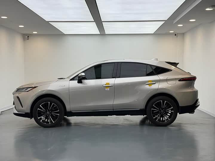 Фото 9 - Toyota Venza