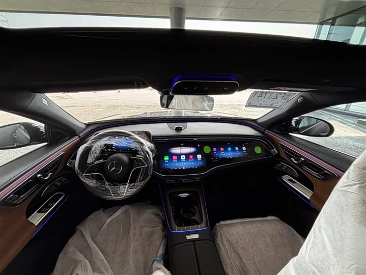 Photo 7 - Mercedes-Benz E-Class