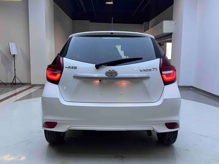 Фото 5 - Toyota Vios FS