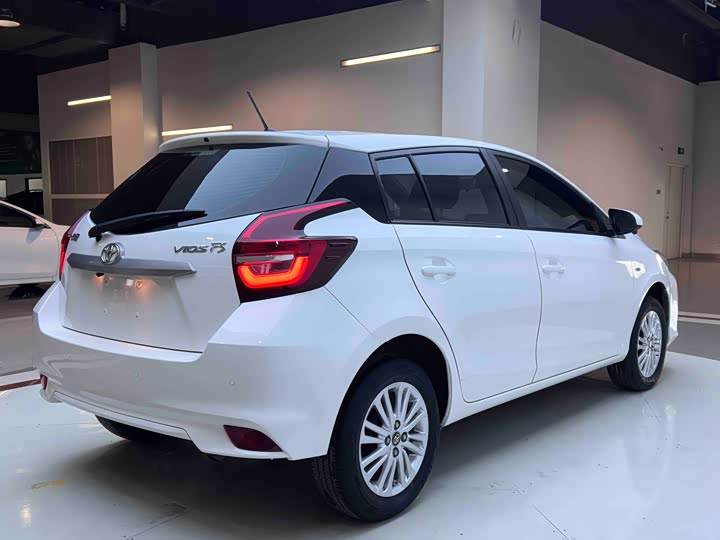 Фото 6 - Toyota Vios FS