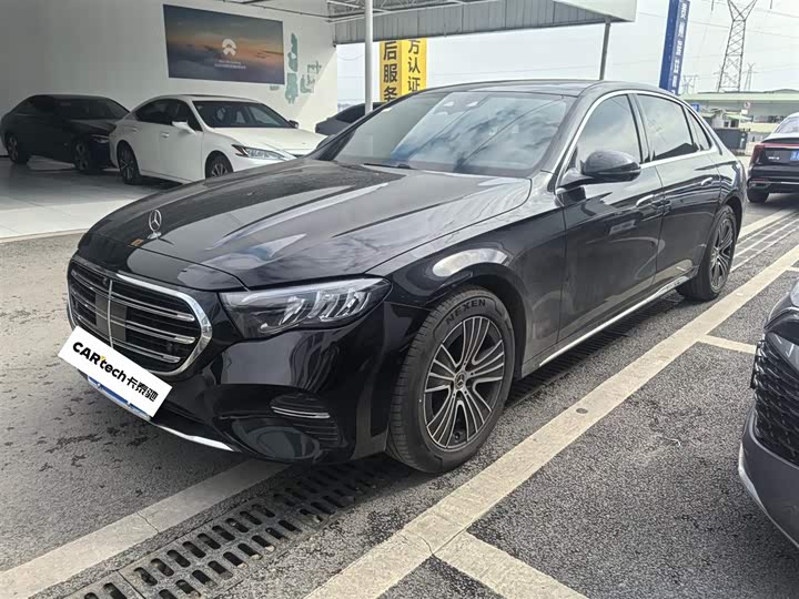 Фото 1 - Mercedes-Benz E-Class