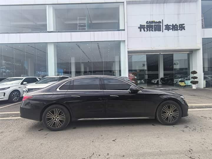 Фото 6 - Mercedes-Benz E-Class