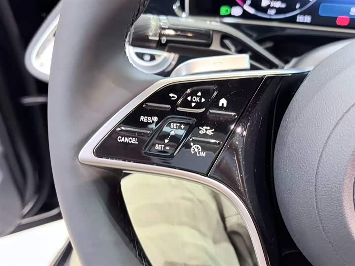 Photo 5 - Mercedes-Benz E-Class