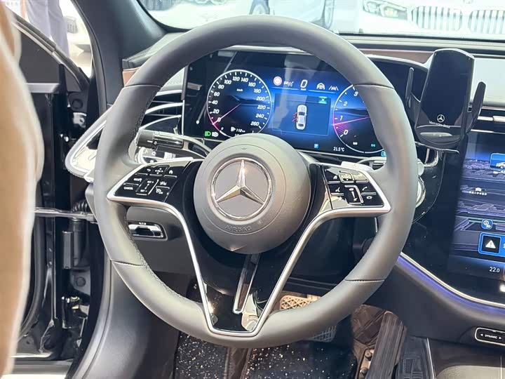 Photo 7 - Mercedes-Benz E-Class