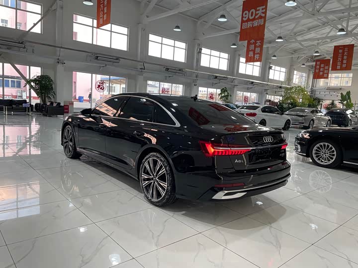 Фото 4 - Audi A6L