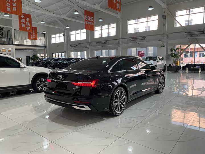 Фото 6 - Audi A6L