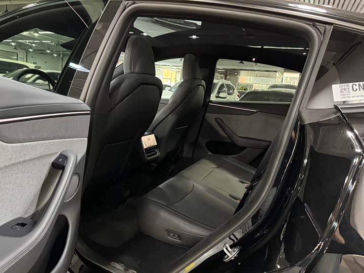 Фото 8 - Tesla Model Y