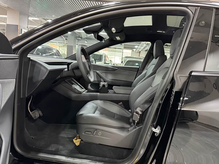 Фото 9 - Tesla Model Y